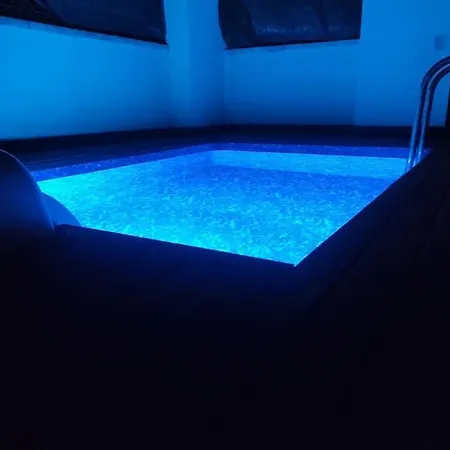 ático Con Piscina Privada Apartamento